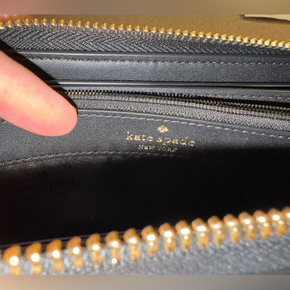 LIKE NEW: Kate Spade Madison Large Continental Wallet - Picture 8 of 9